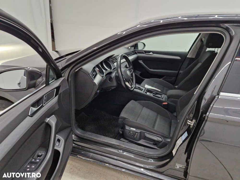 Volkswagen Passat 2.0 TDI DSG Comfortline - 8