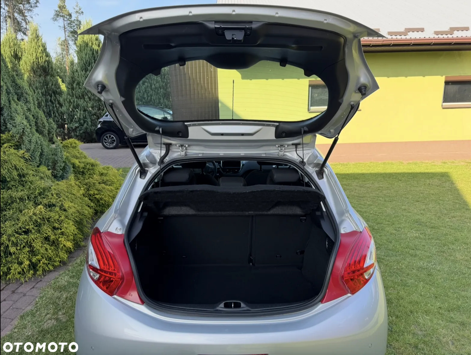 Peugeot 208 120 VTI Allure - 30