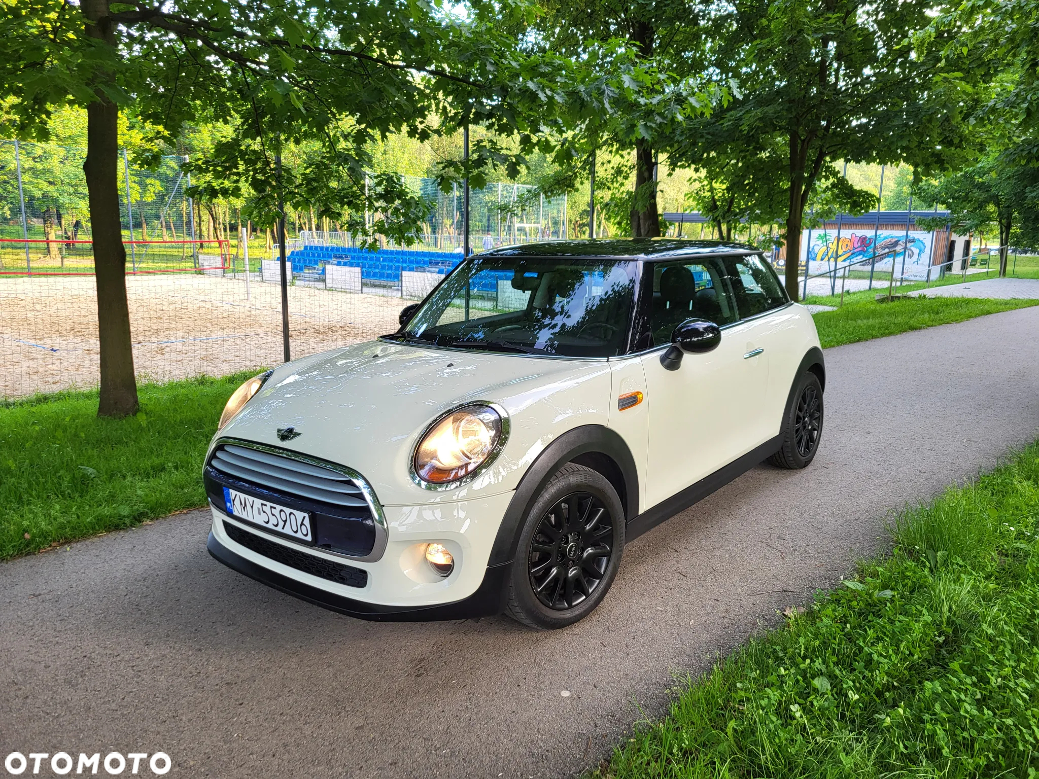 MINI Cooper Essential Trim - 2