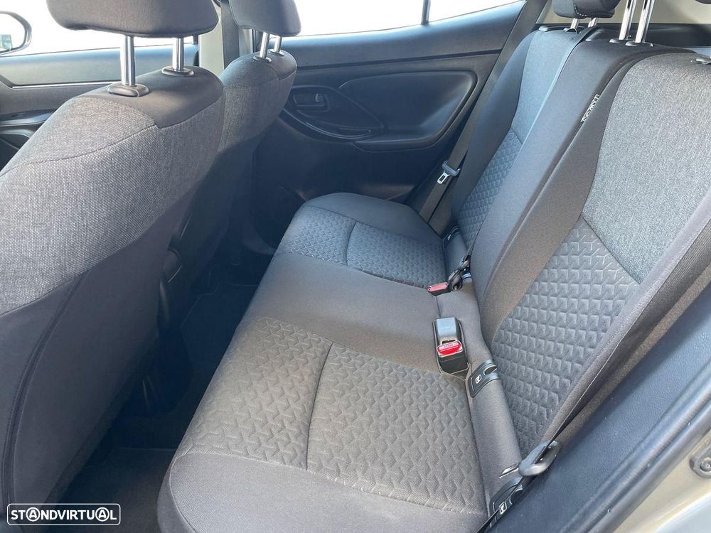 Toyota Yaris Cross 1.5 HDF Comfort Plus - 11