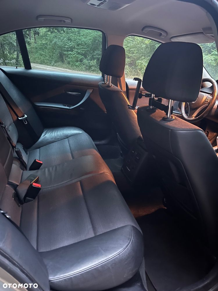 BMW Seria 3 325d - 9