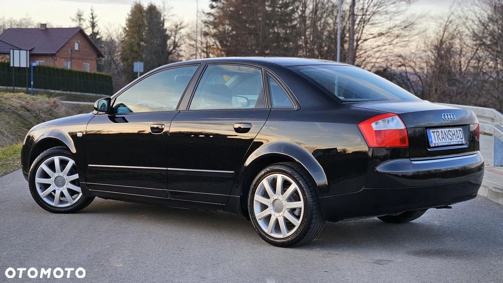 Audi A4 Limousine - 9