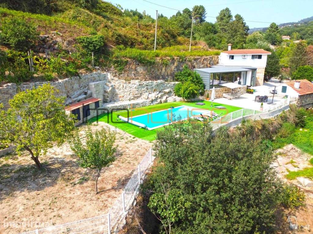Quinta com Casa Remodelada e Antigo Moinho de Água Junto a Ribeiro - Grande imagem: 2/36