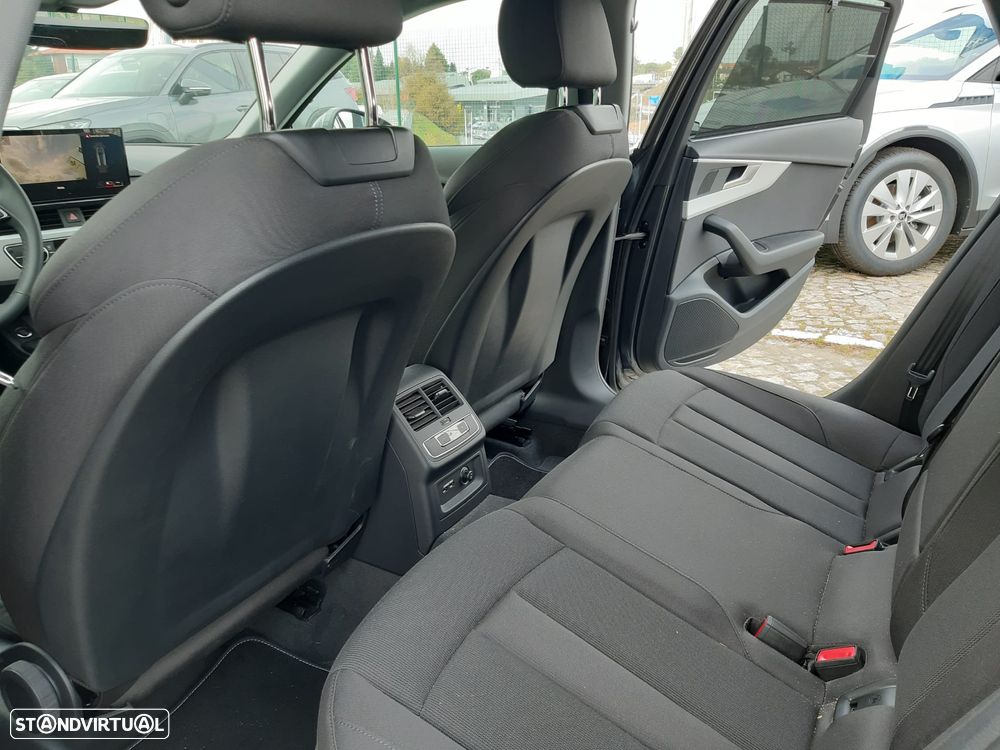 Audi A4 Avant 35 TDI S line S tronic - 16