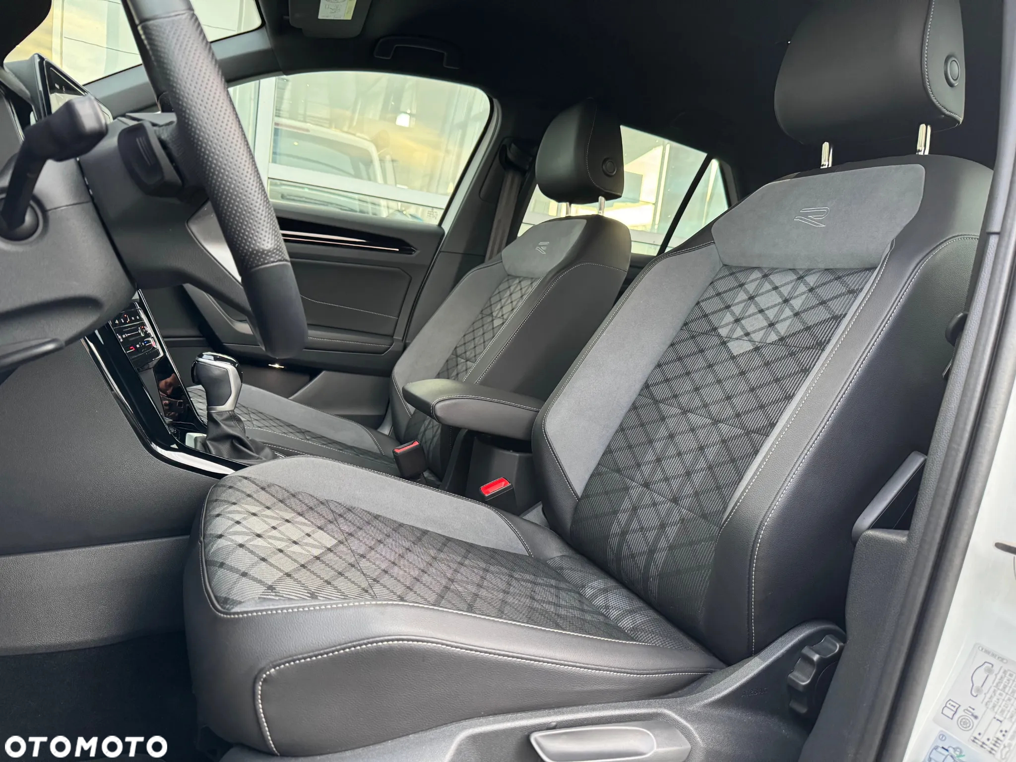 Volkswagen T-Roc 1.5 TSI R-Line DSG - 10