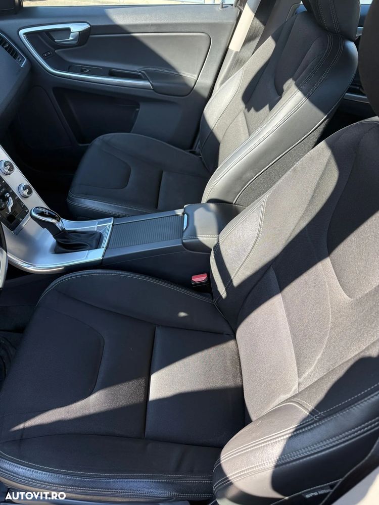 Volvo XC 60 D4 AWD Geartronic Summum - 5