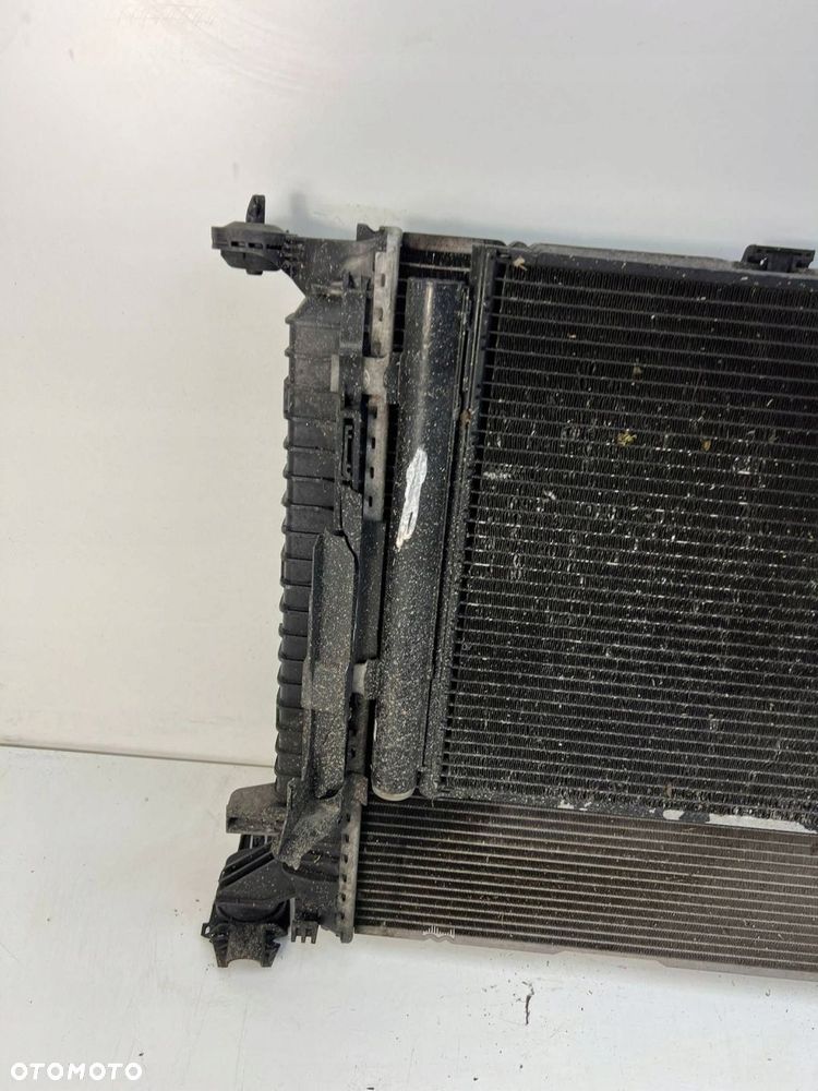 998 829 B Obudowa wentylatora 2.0 TDI Audi A4 S4 B8 8K - 2