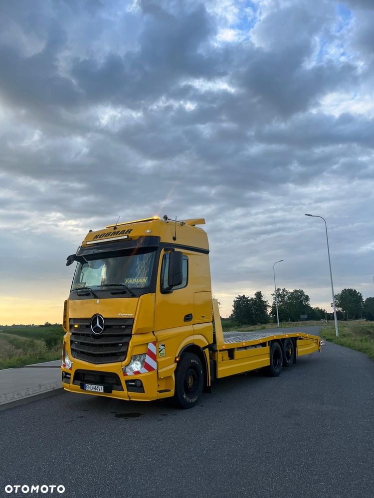 Mercedes-Benz Actros - 3