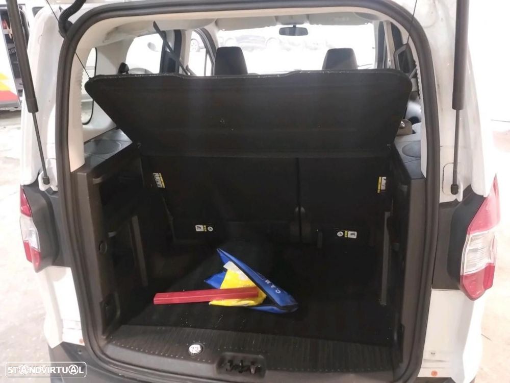 Ford Tourneo Courier 1.5 TDCi Ambiente - 27
