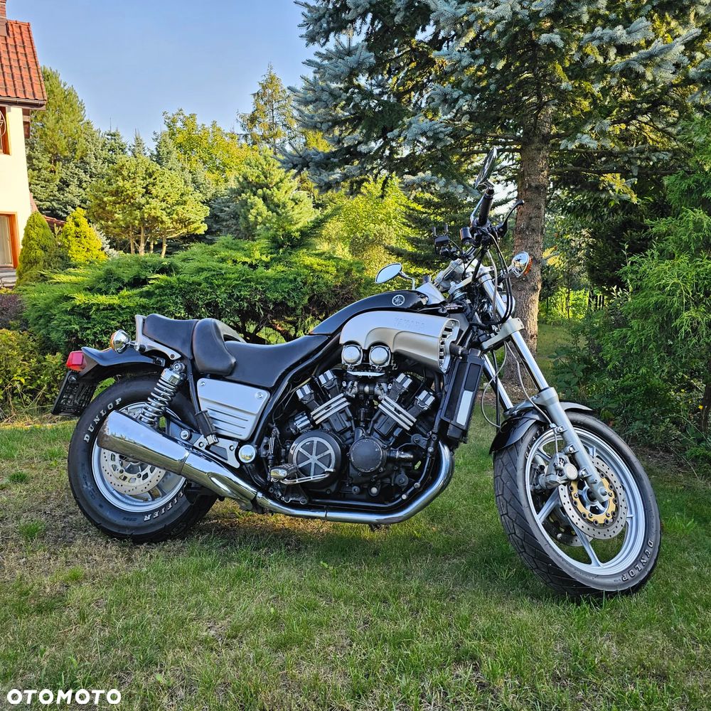 Yamaha V-MAX - 1