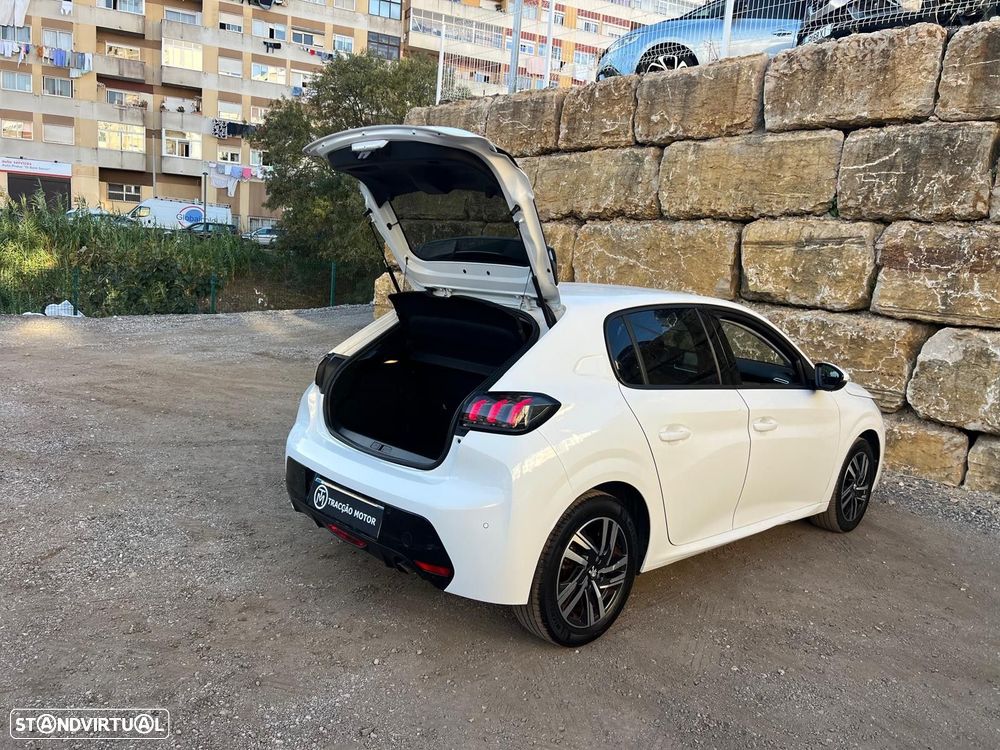 Peugeot 208 - 24