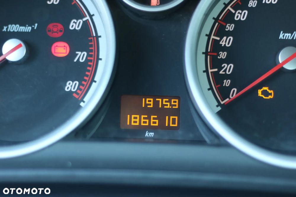 Opel Astra 1.6 Sport - 22