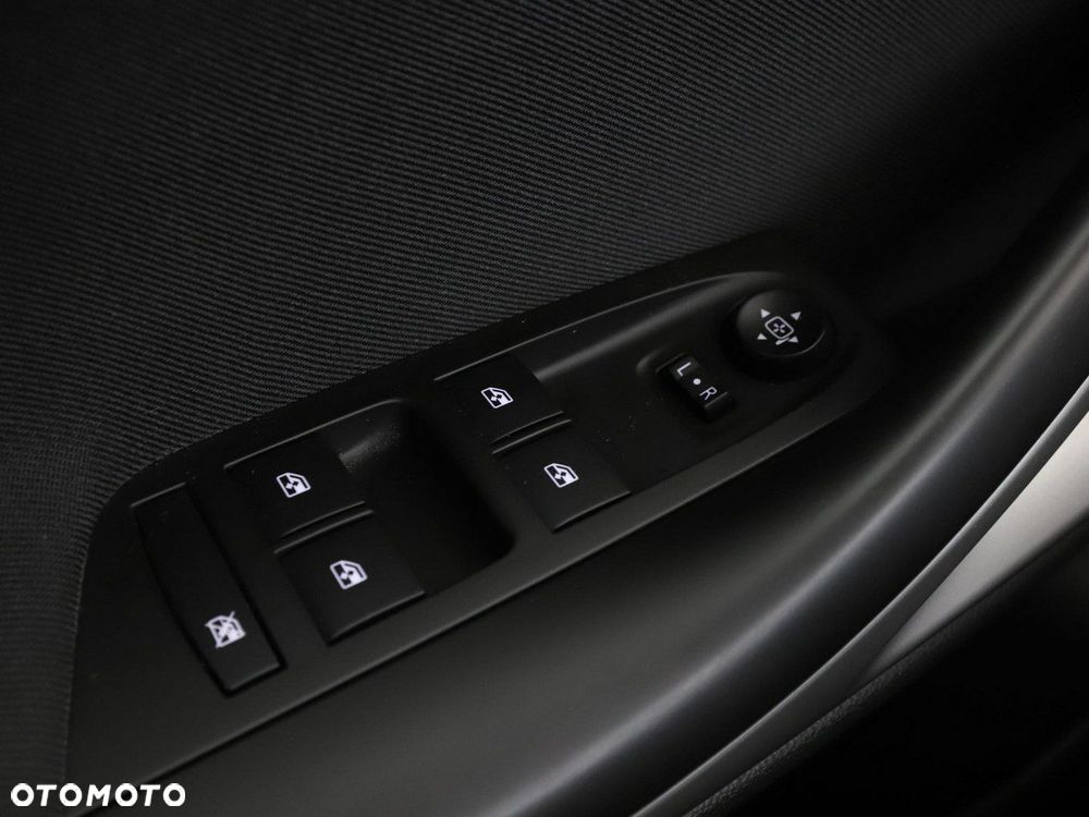 Opel Astra 1.4 Turbo Business - 33