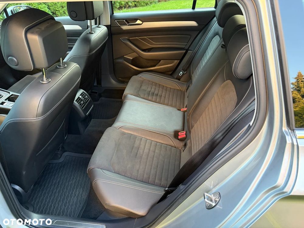 Volkswagen Passat 2.0 TDI EVO Elegance DSG - 12