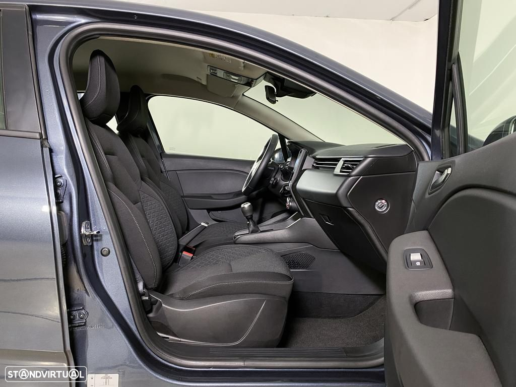 Renault Clio - 17