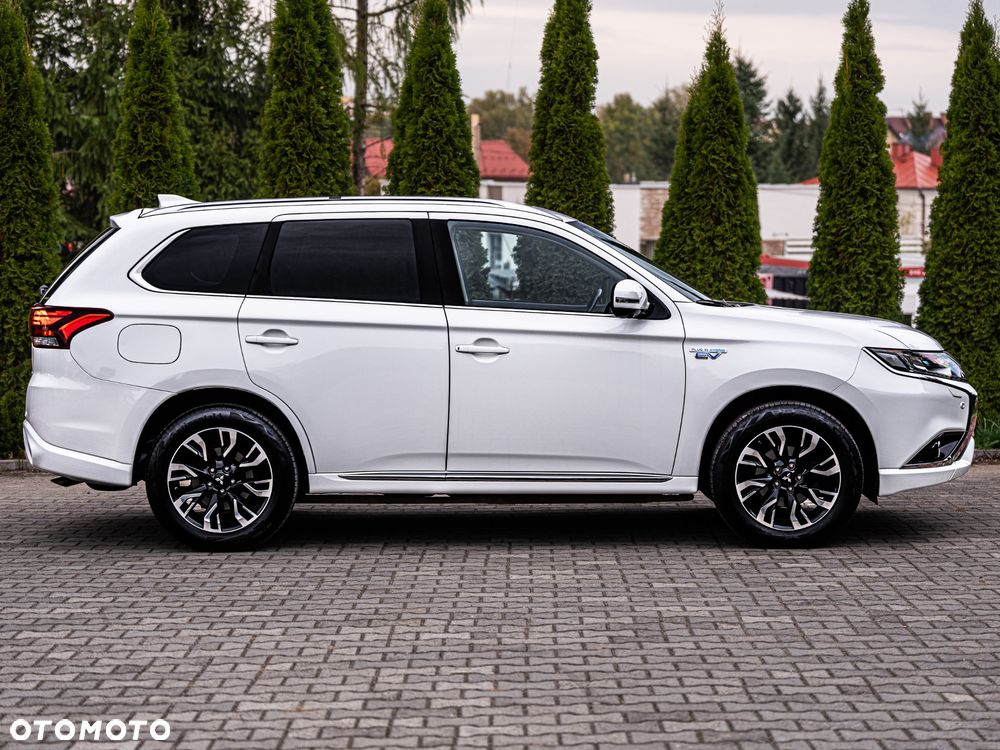Mitsubishi Outlander 2.0 4WD Plug-In Hybrid Plus - 6