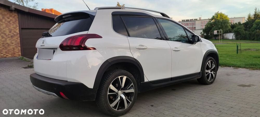 Peugeot 2008 1.2 Pure Tech GPF Allure S&S - 2