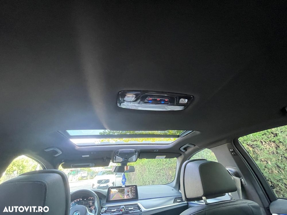 BMW Seria 5 530i AT MHEV - 25