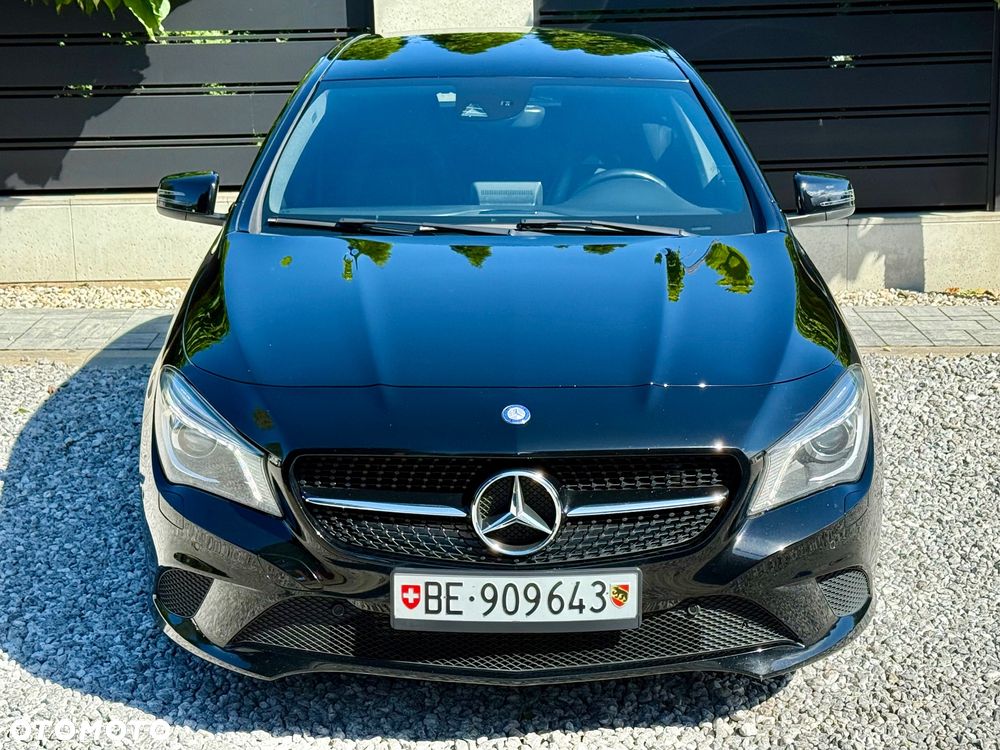 Mercedes-Benz CLA 180 7G-DCT UrbanStyle Edition - 4