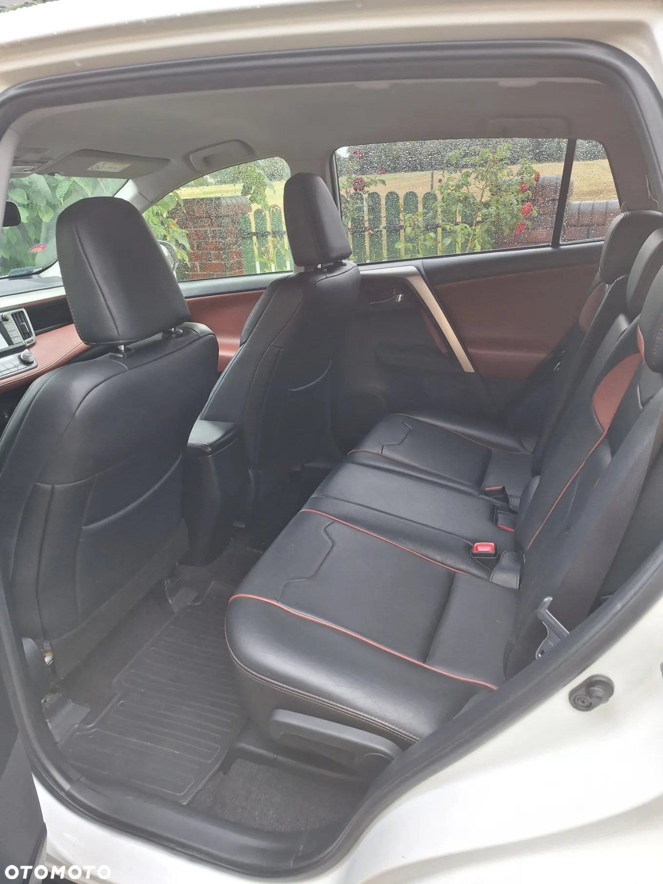 Toyota RAV4 2.0 D-4D Premium - 8