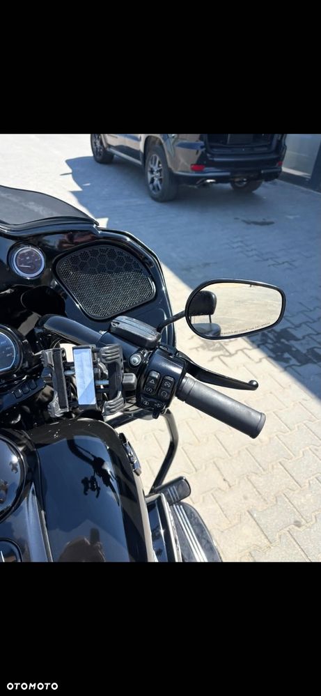 Harley-Davidson Touring Road Glide - 11