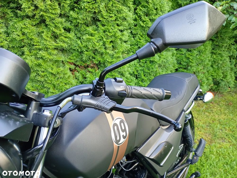 Barton Cafe Racer - 25