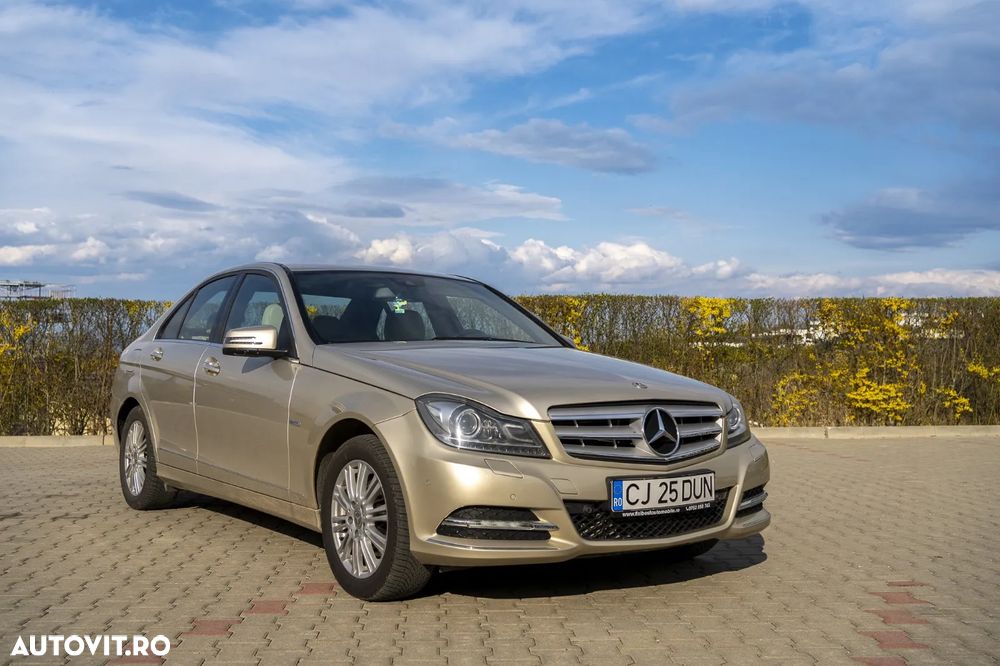 Mercedes-Benz C 250 CGI Automatik BlueEFFICIENCY Elegance - 2