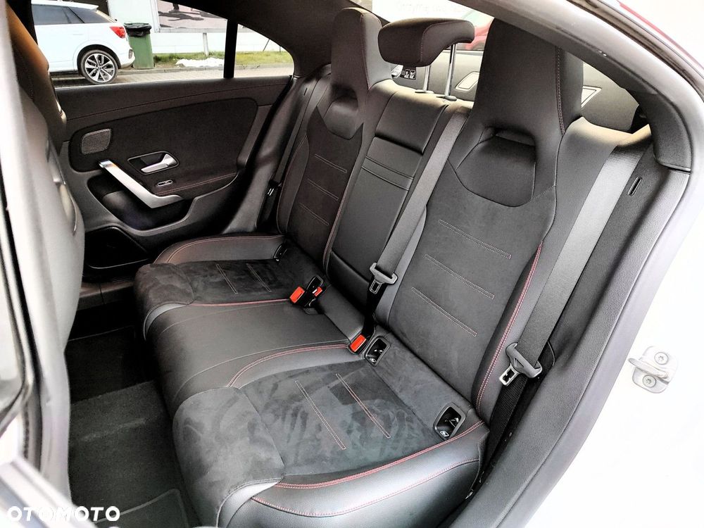 Mercedes-Benz CLA - 13