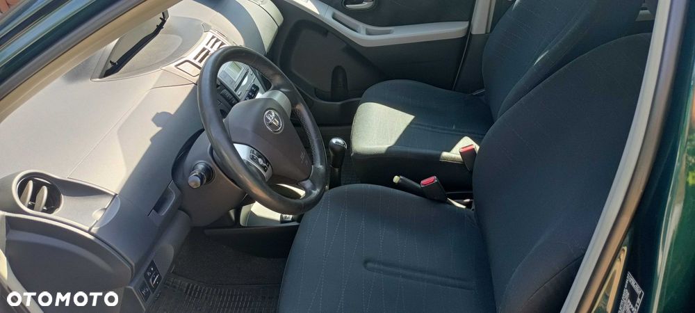 Toyota Yaris - 3