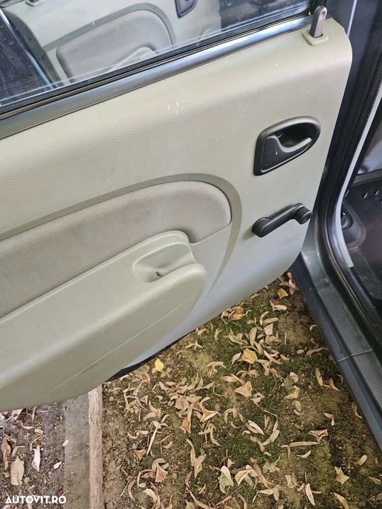 Dacia Logan 1.6 MPI Laureate - 10