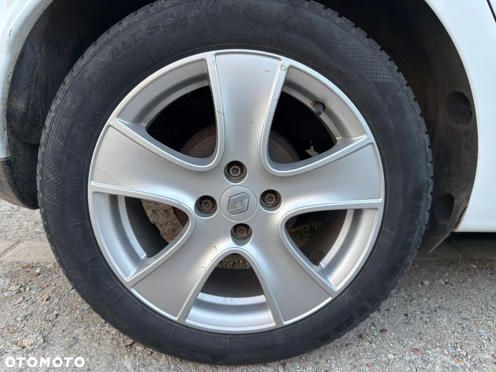 Renault Clio 1.2 16V Zen - 26