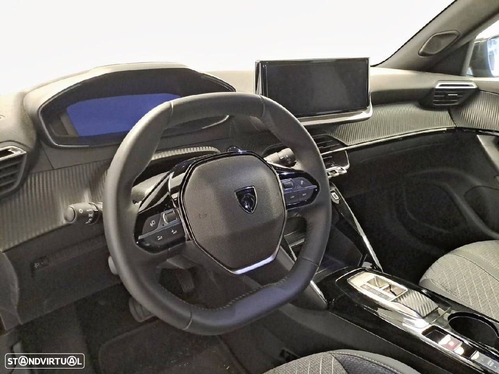 Peugeot 2008 - 8