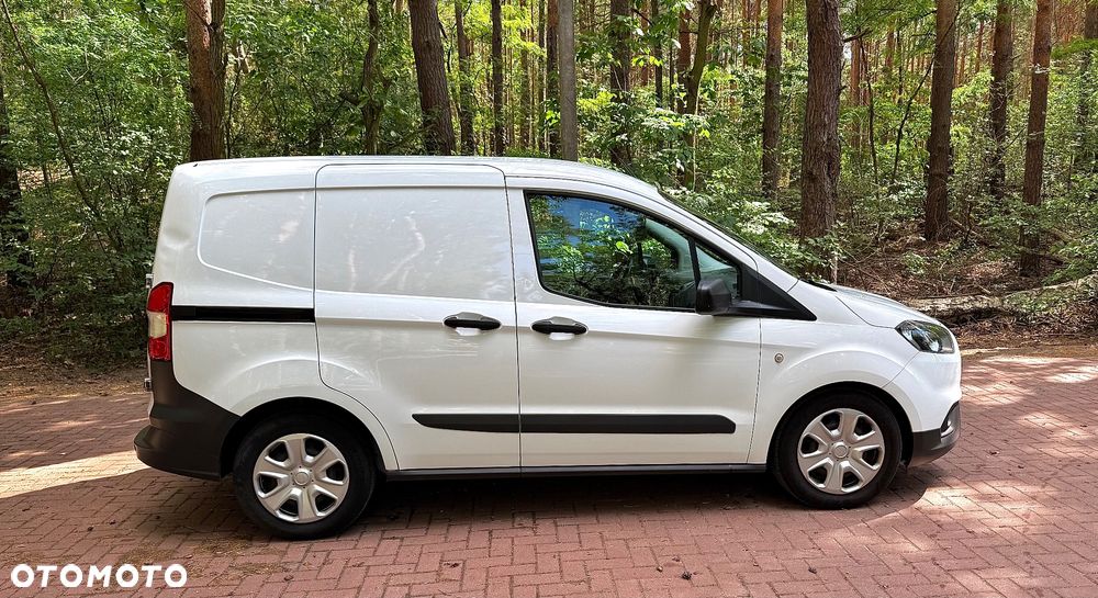 Ford Transit Courier - 9