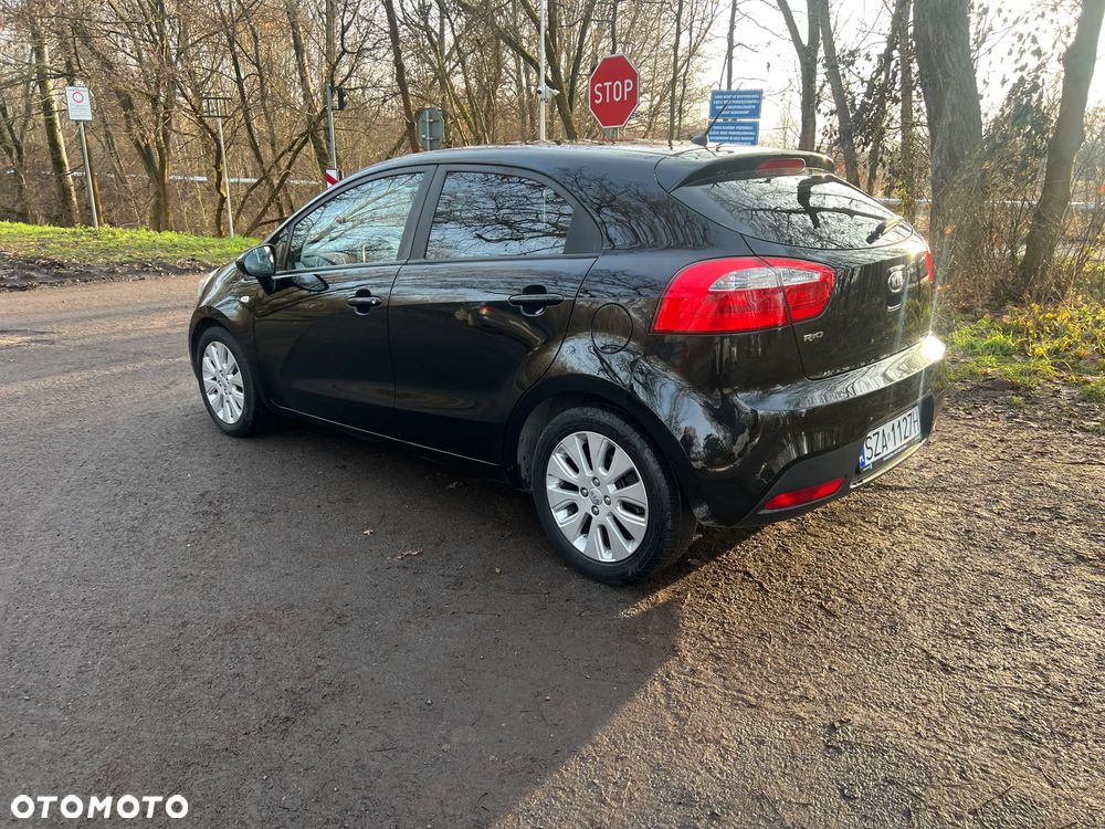 Kia Rio 1.2 Attract - 33
