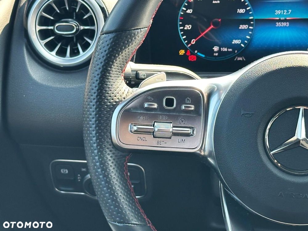 Mercedes-Benz GLB - 10