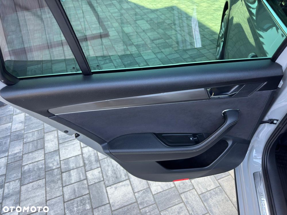 Skoda Superb 2.0 TDI SCR 4x4 Scout DSG - 39