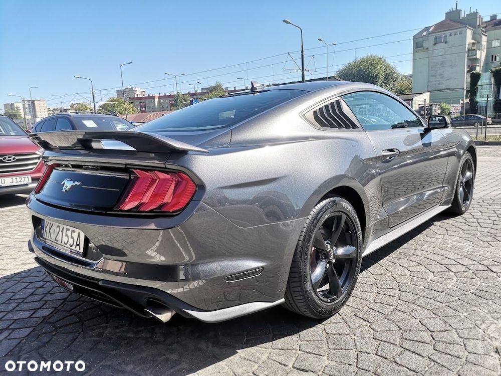 Ford Mustang - 3