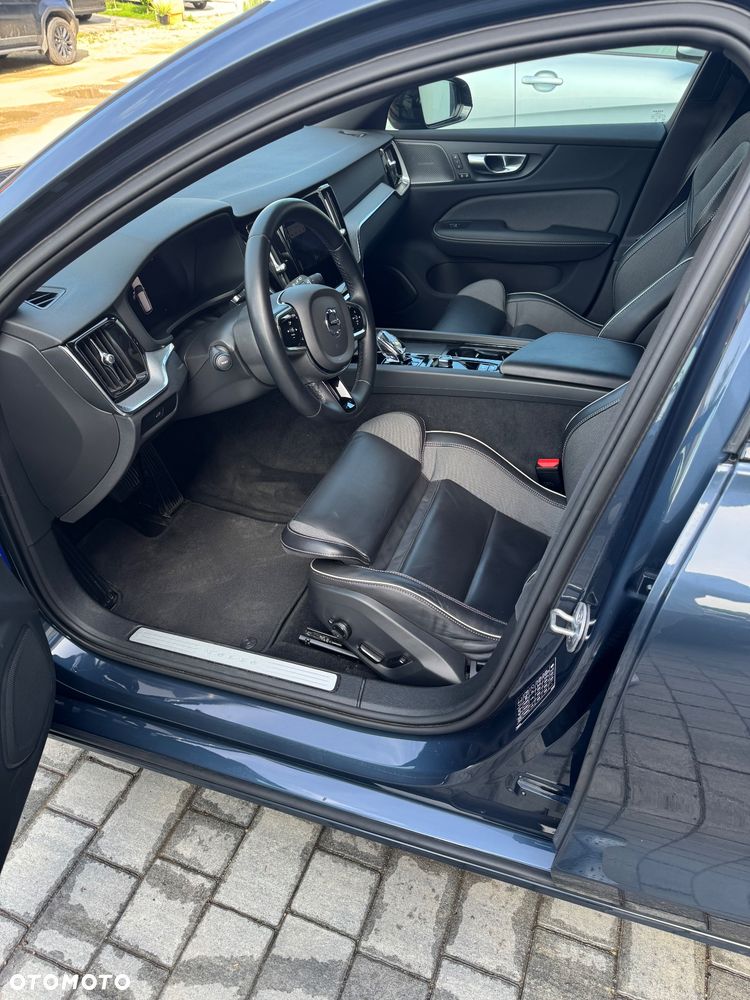 Volvo V60 B4 B Plus Dark - 2