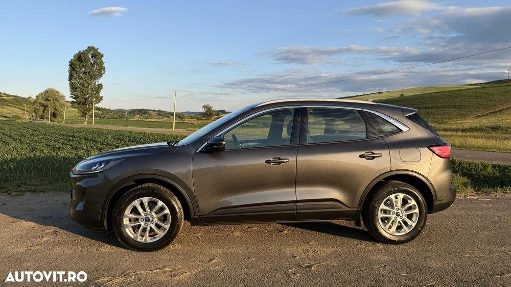 Ford Kuga 2.5 Duratec FHEV FWD Titanium - 4