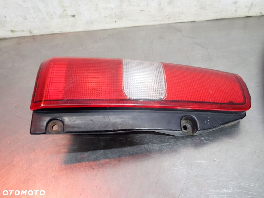 LAMPA LEWA TYLNA SUZUKI JIMNY III - 5