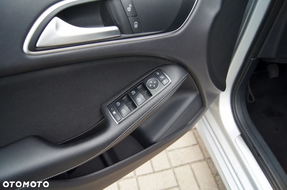 Mercedes-Benz Klasa B 180 Style - 17