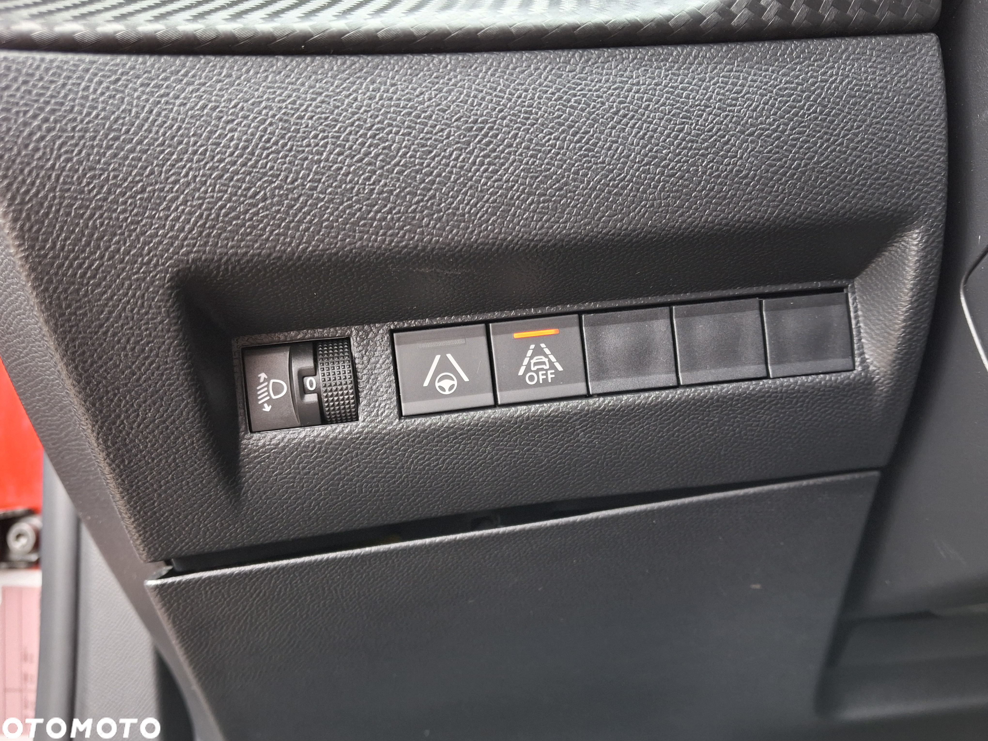 Peugeot 2008 1.5 BlueHDi Allure Pack S&S EAT8 - 31