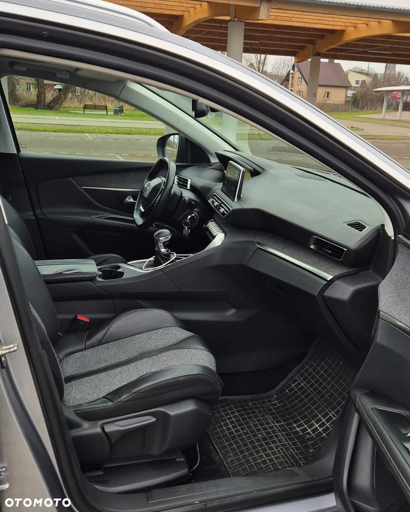Peugeot 5008 - 19