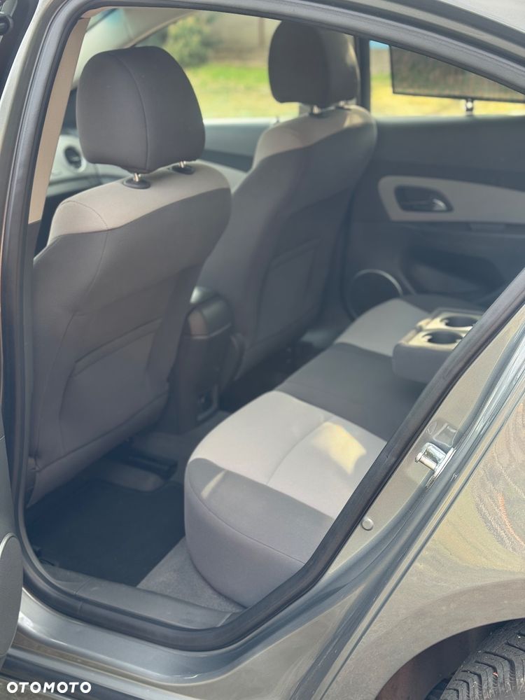 Chevrolet Cruze 1.8 LT - 12