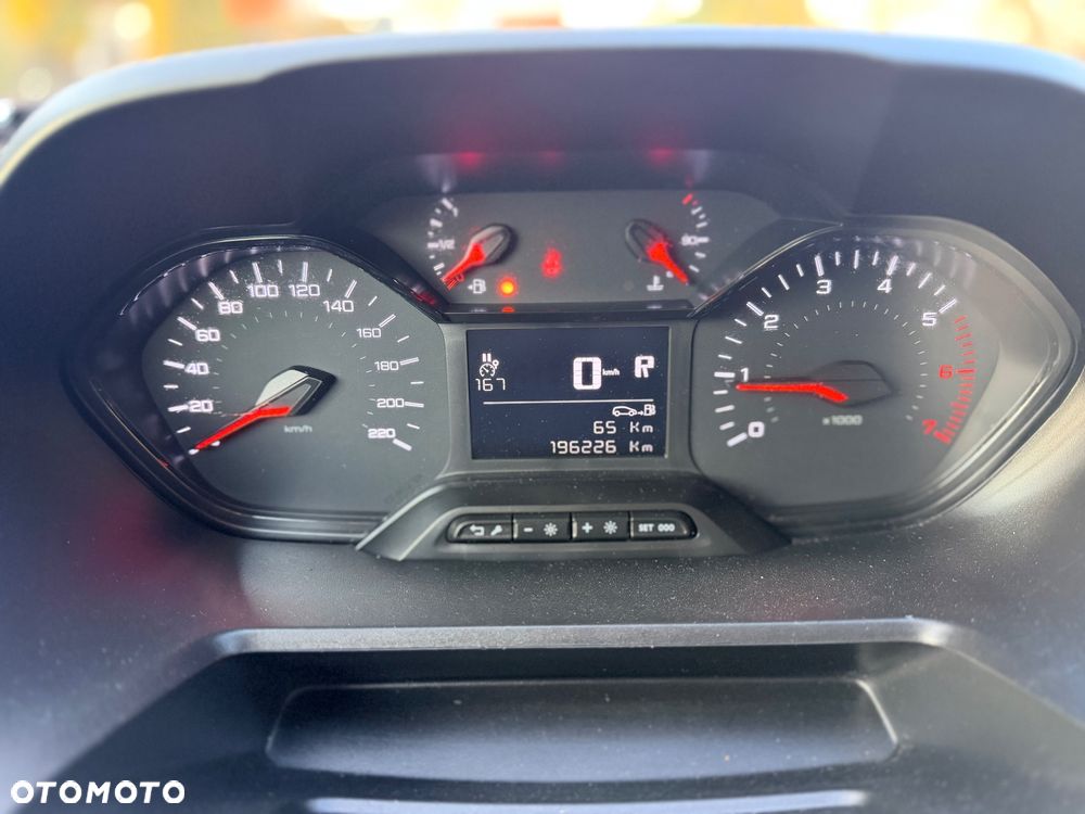 Peugeot Partner  21r 130 HK Niski przebieg 1wł ASO 5 dzwi Euro6.2/ford/opel/citroen - 17