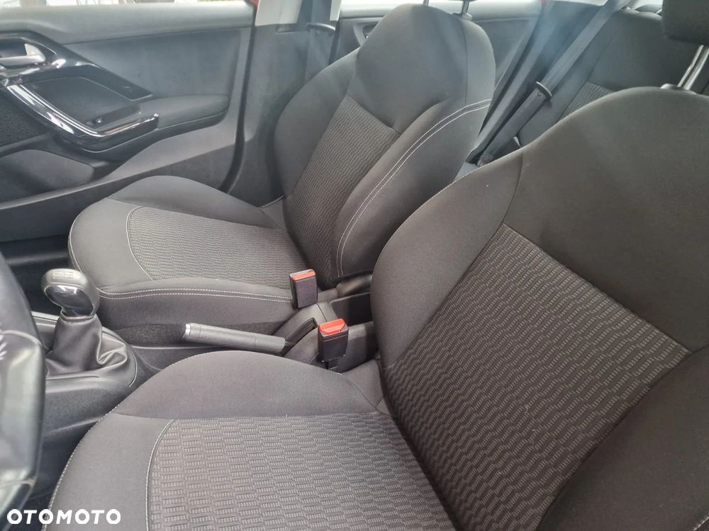 Peugeot 208 BlueHDi 100 Active - 12