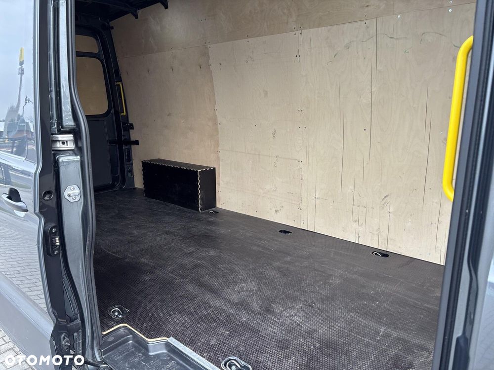 Volkswagen Crafter Furgon 4490 - 31