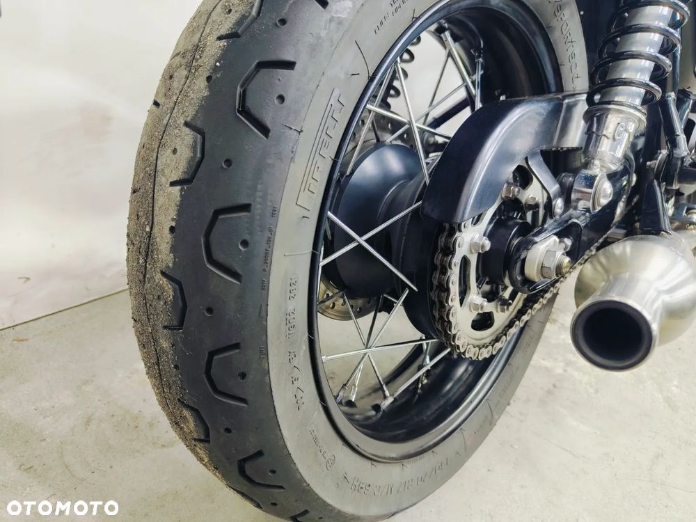 Triumph Bonneville - 10