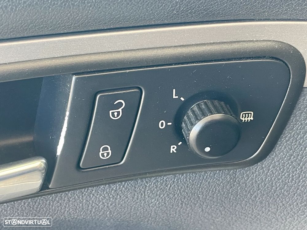 VW Touran 1.9 TDi Highline 7L - 19