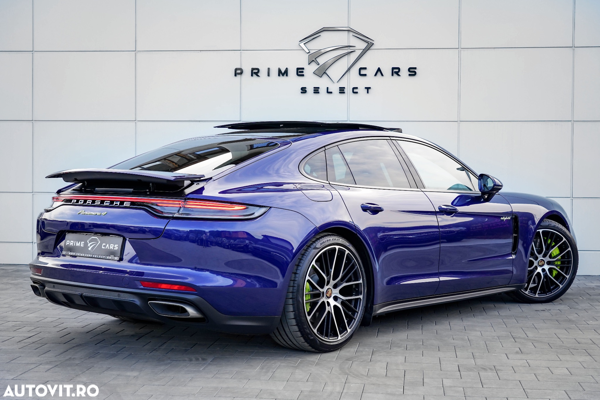 Porsche Panamera 4 E-Hybrid - 4